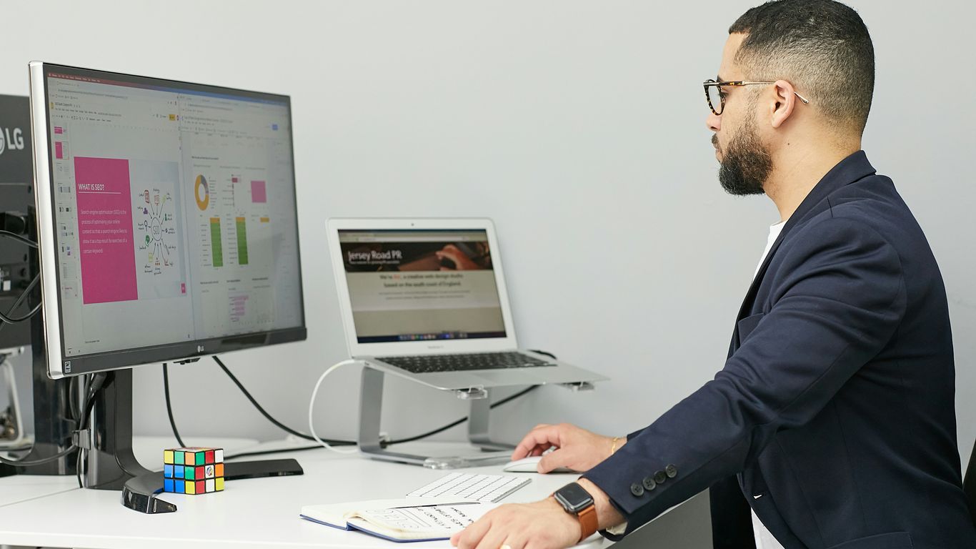 How to Check AI Traffic to a Website: Practical Methods and Tools for 2025